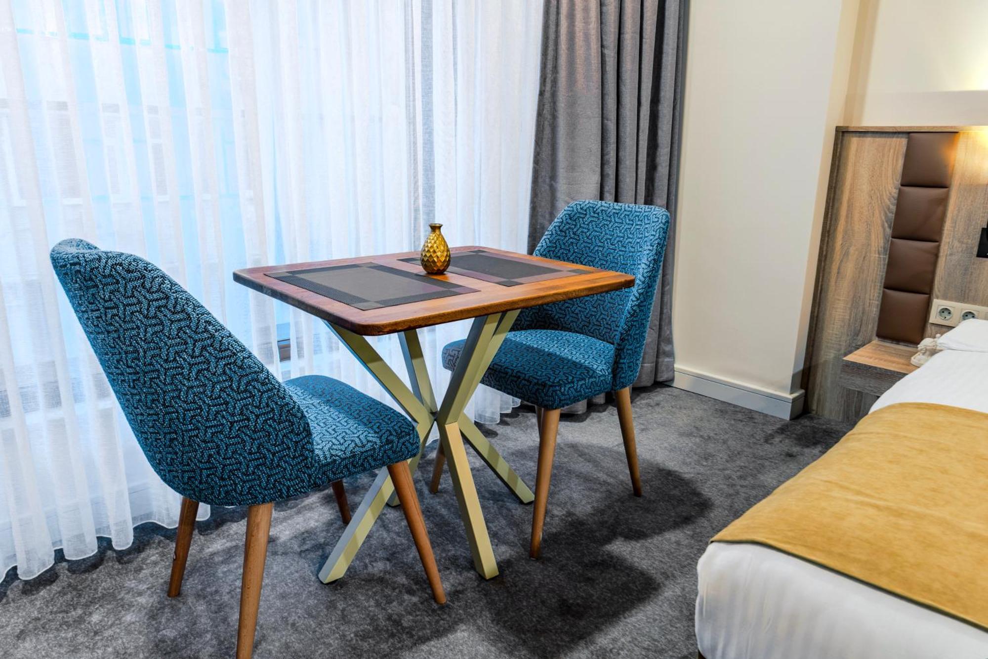 Roys Hotel & Suites Истанбул Екстериор снимка