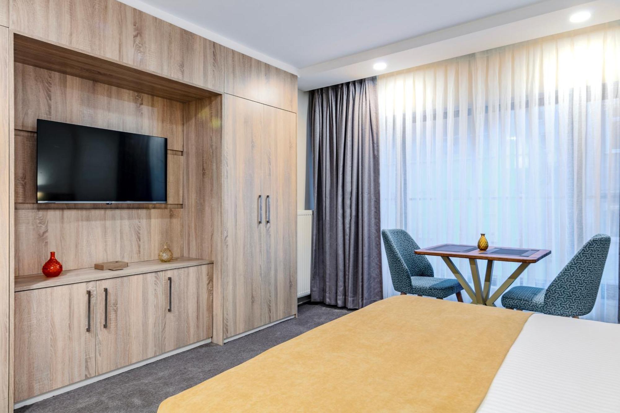 Roys Hotel & Suites Истанбул Екстериор снимка