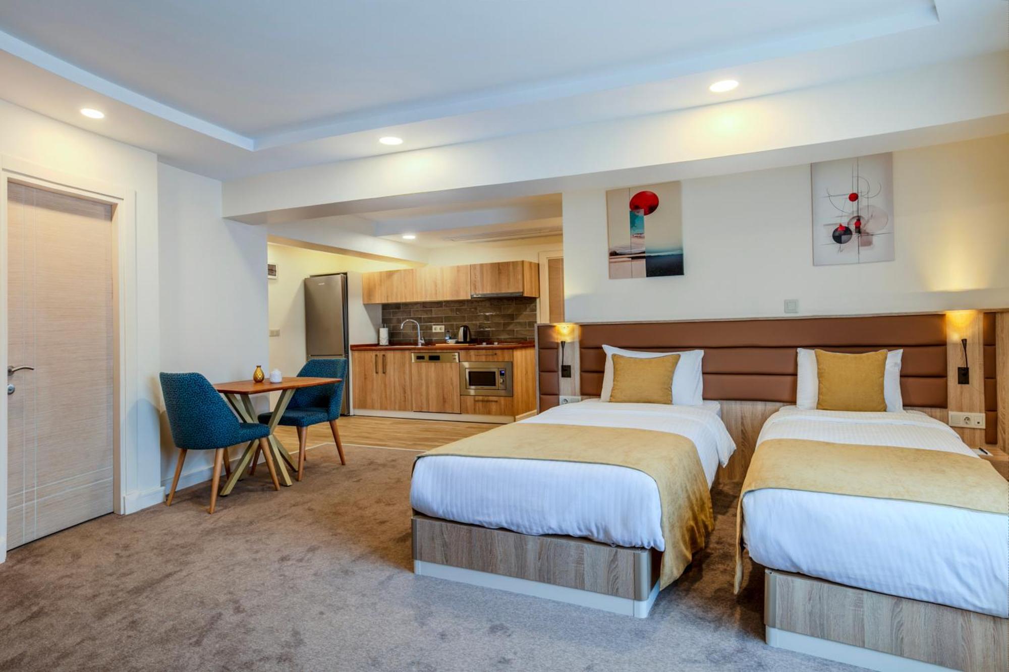 Roys Hotel & Suites Истанбул Екстериор снимка